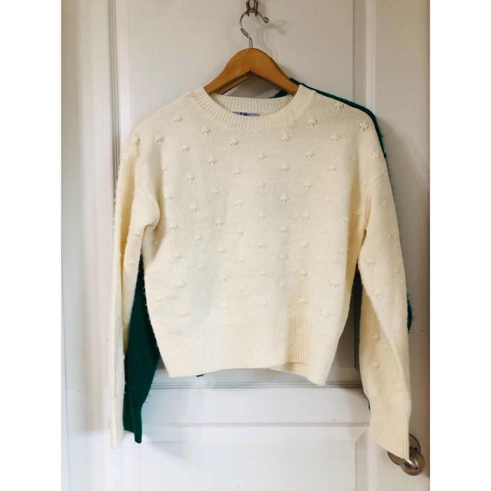 (2) VYLETTE BAUBLE STITCH SWEATERS SZ S